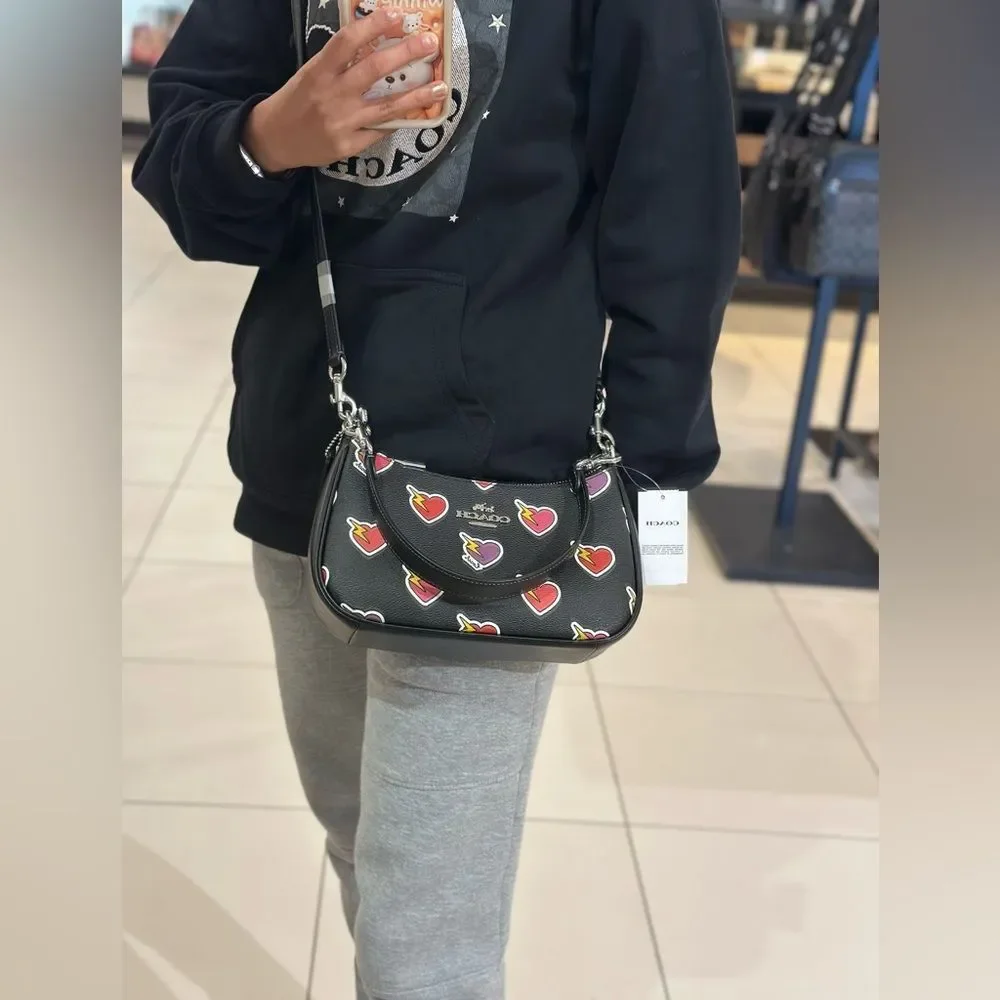 NWT Coach Teri Shoulder Bag With‎ Heart Bolt Print